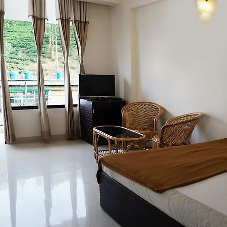 Hotel Royal Nest Vandiperiyar Luaran gambar