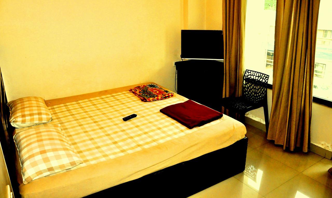 Hotel Royal Nest Vandiperiyar Luaran gambar