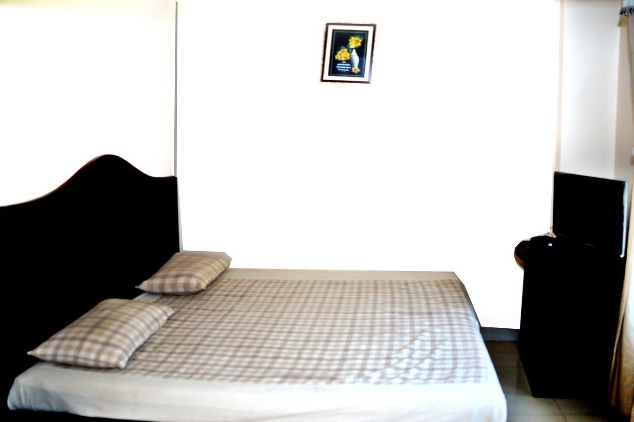 Hotel Royal Nest Vandiperiyar Luaran gambar