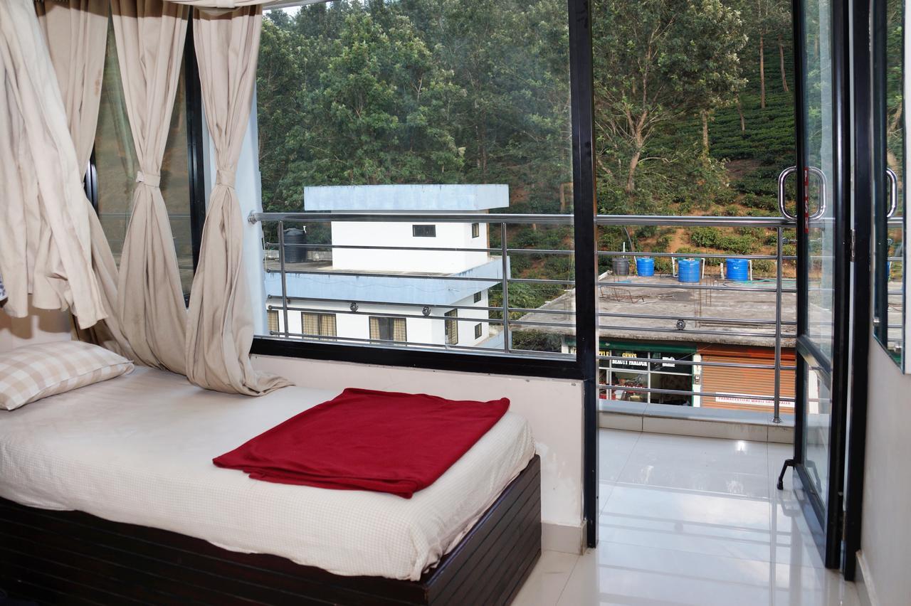 Hotel Royal Nest Vandiperiyar Luaran gambar