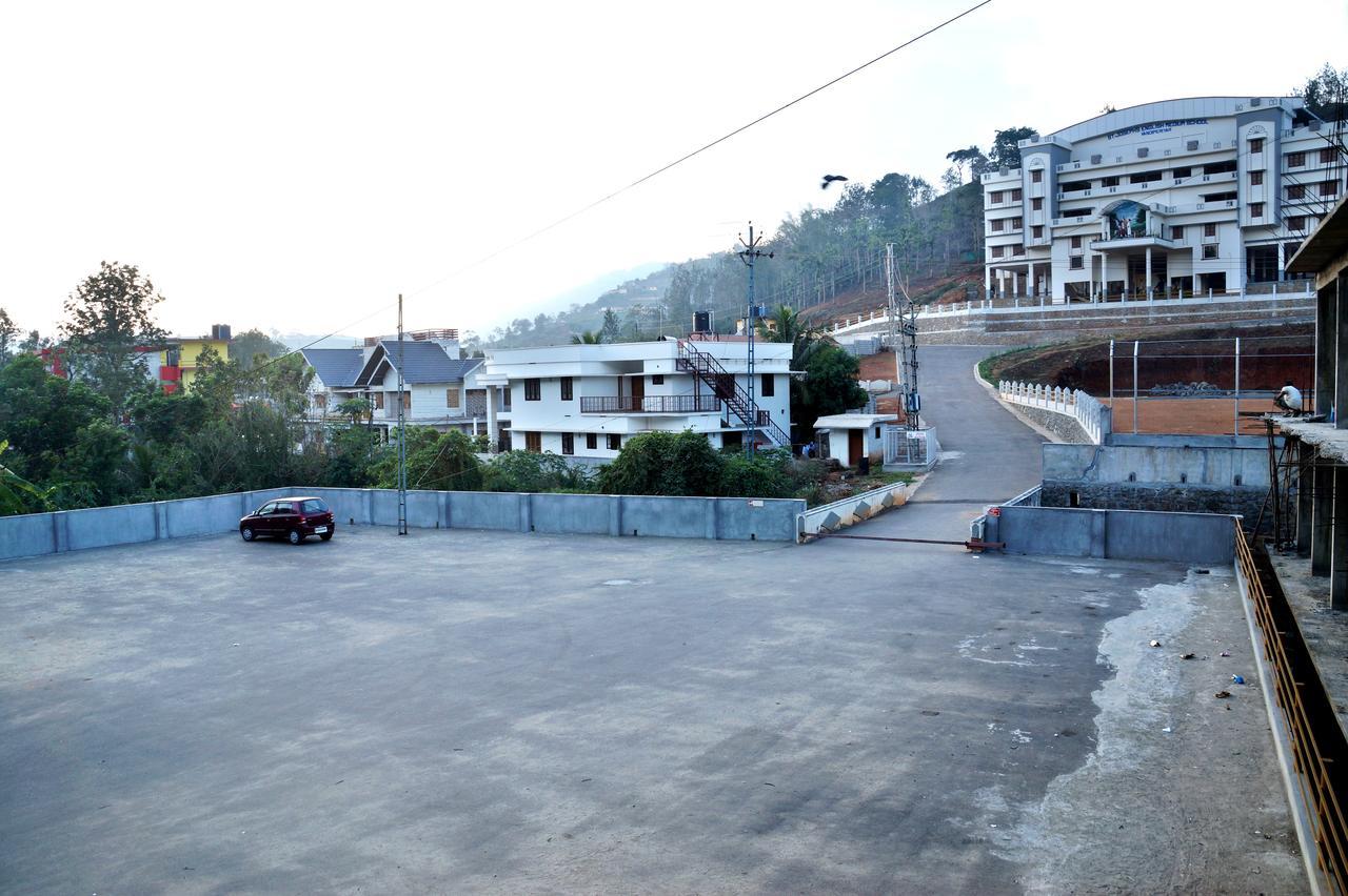 Hotel Royal Nest Vandiperiyar Luaran gambar