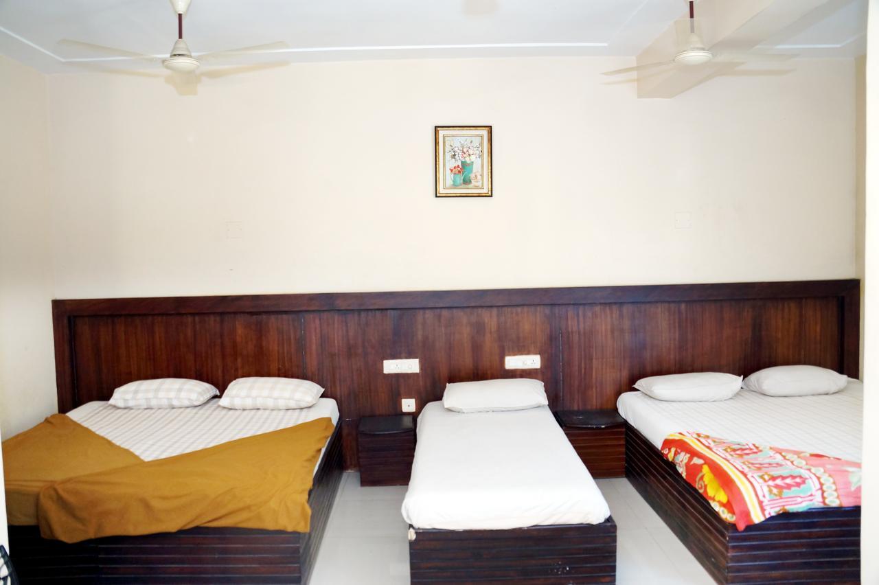 Hotel Royal Nest Vandiperiyar Luaran gambar