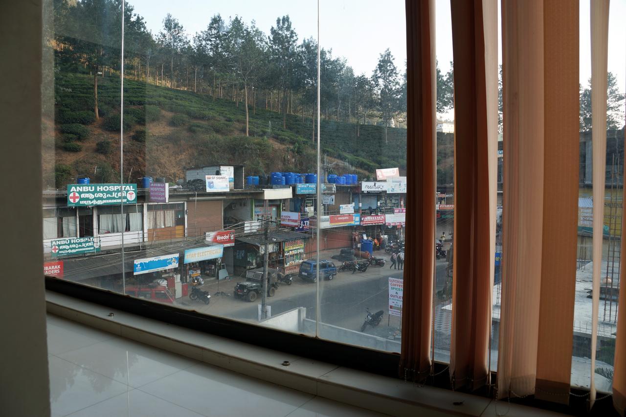 Hotel Royal Nest Vandiperiyar Luaran gambar