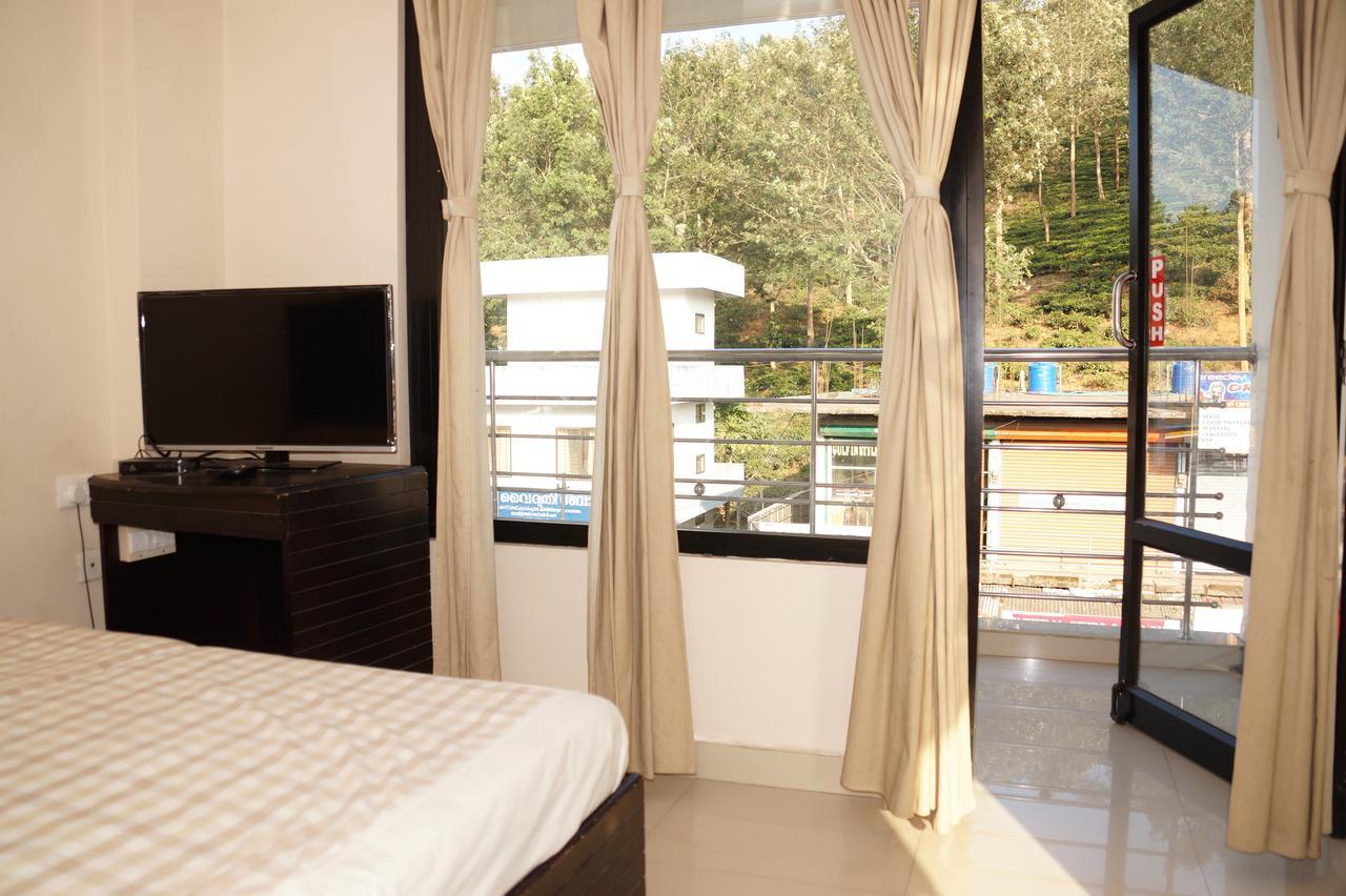 Hotel Royal Nest Vandiperiyar Luaran gambar